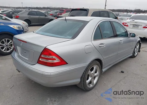 2006 Mercedes-Benz C 230 Sport z USA, uszkodzony, nr VIN WDBRF52H46A907597